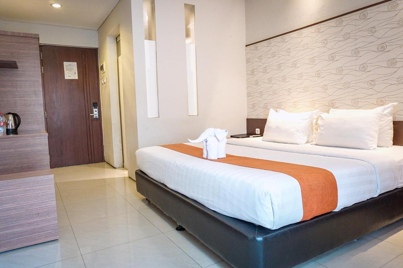 Andelir Hotel Simpang Lima Semarang Eksteriør billede